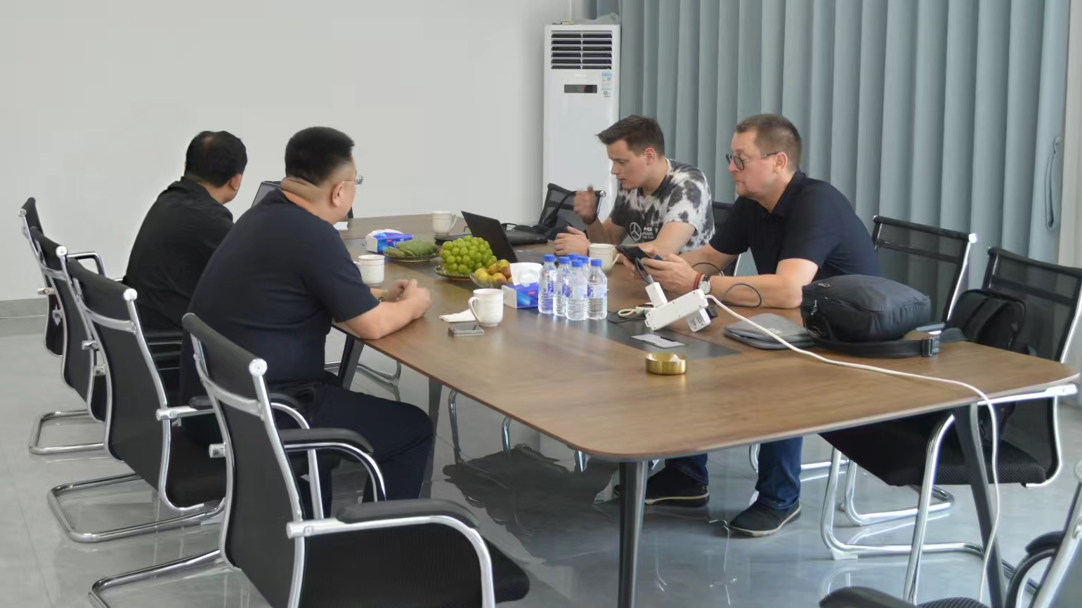 Clientes internacionais para visita em 23 de setembro de 2025